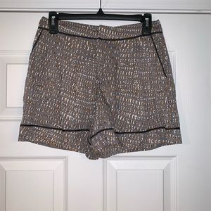 Broadway & Broome dressy shorts sz 0 EEUC